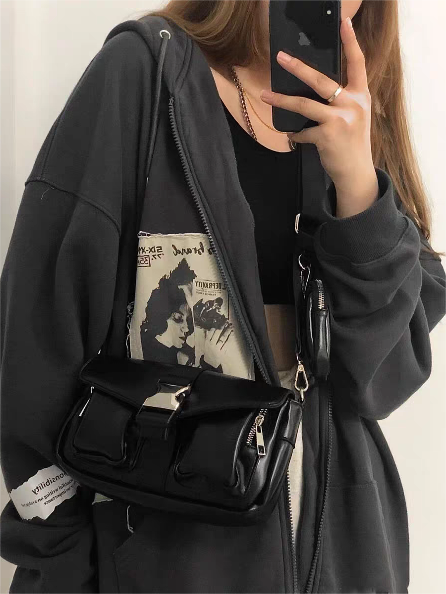 Abigail | Donkergrijze hoodie met patches