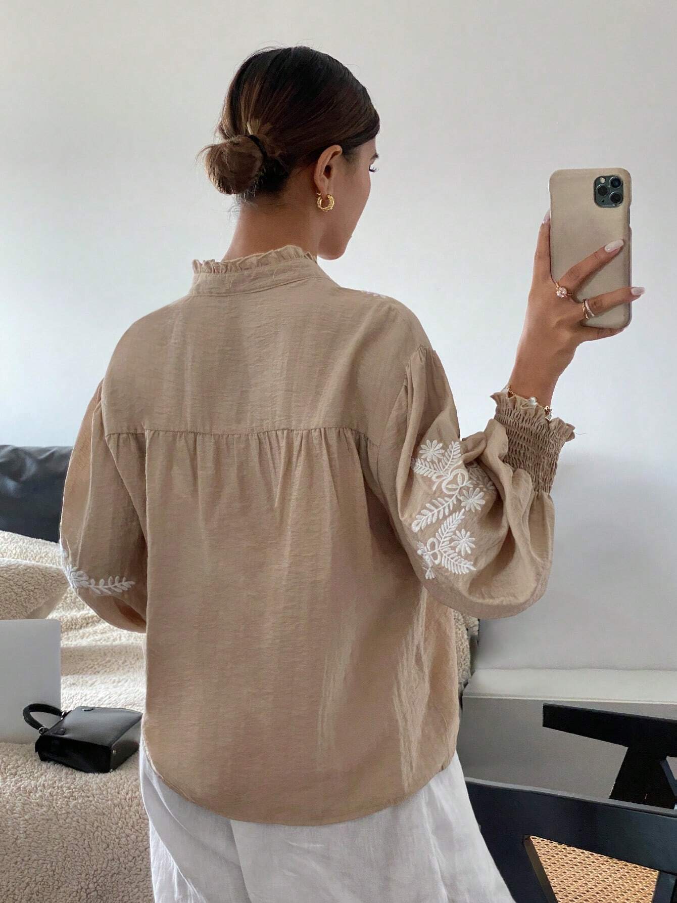 Hazel | Luchtig Frenchy Overhemd – Perfect voor Vakantie Zomertop Dames | Casual top met geborduurd patroon en lange mouwen