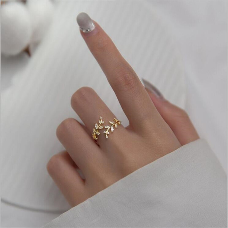 Mira | Verstelbare Ring met Delicate Details