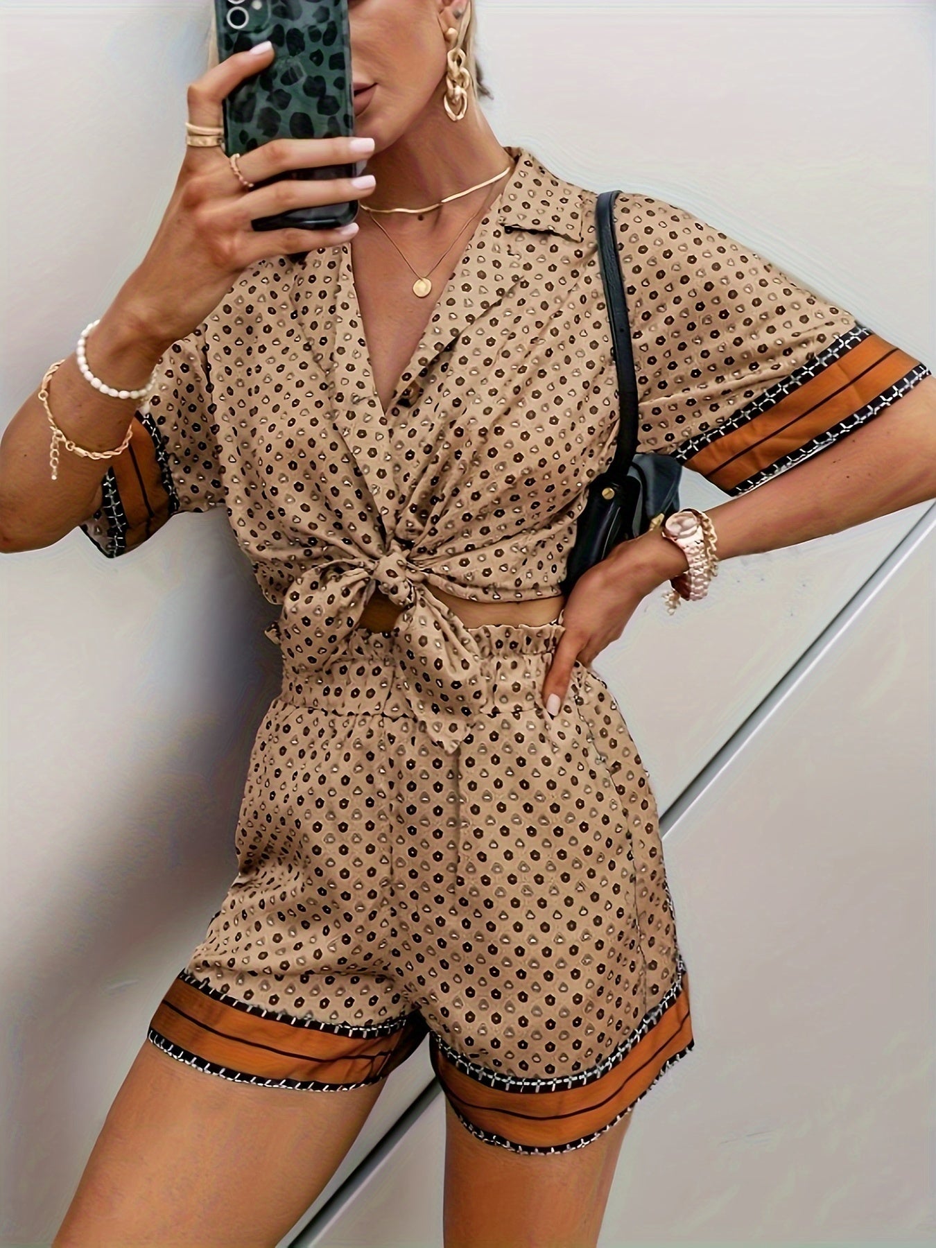 Natalie | Gepunte korte set met contrasterende bies | Zomer Outfit Dames | Casual Zomercombinatie