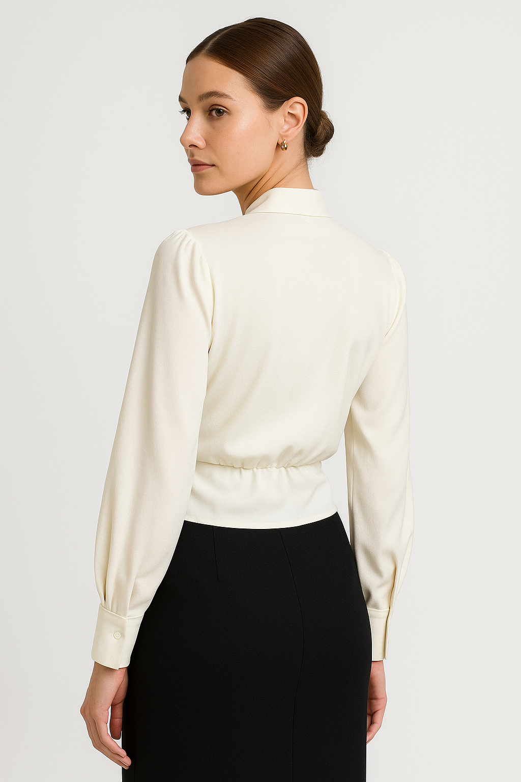 Celeste | Lichtvallende Satijnen Blouse met Verfijnde Details