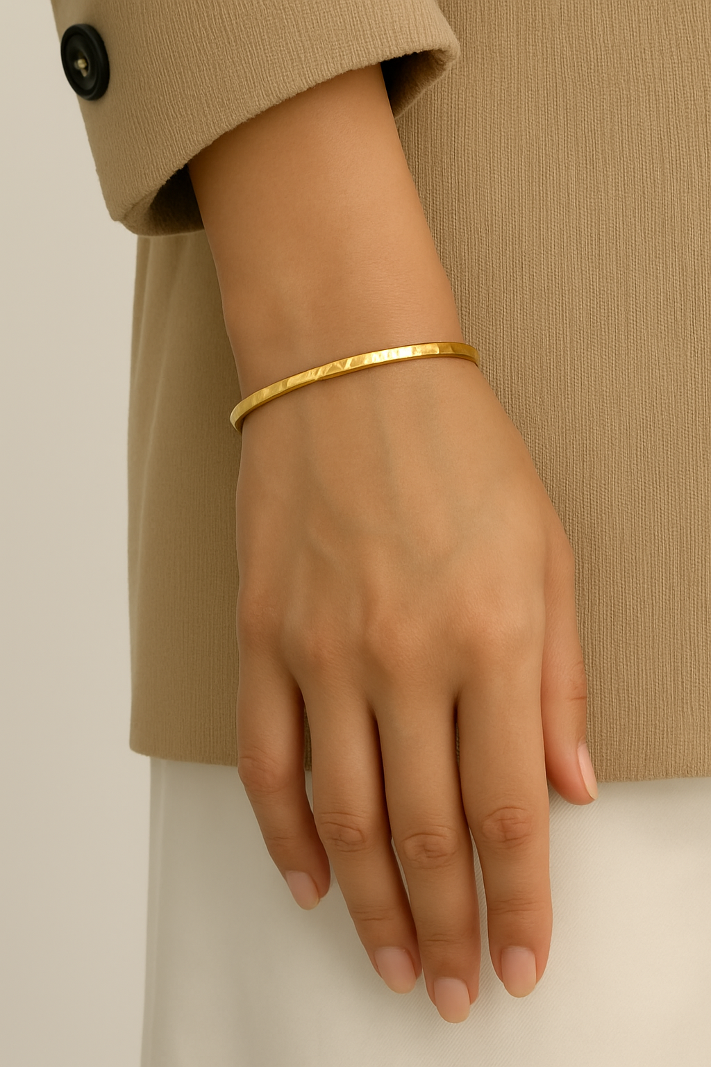 Katya | Gouden Statement Armband voor een Verfijnde Look