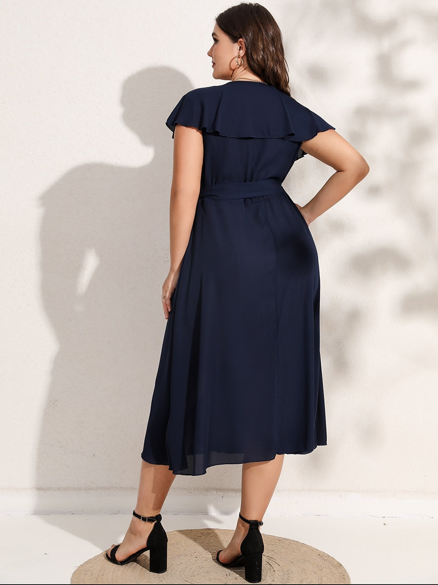 Elora | Plus Size Wikkeljurk met V-hals en Korte Mouwenen Wikkelaccent