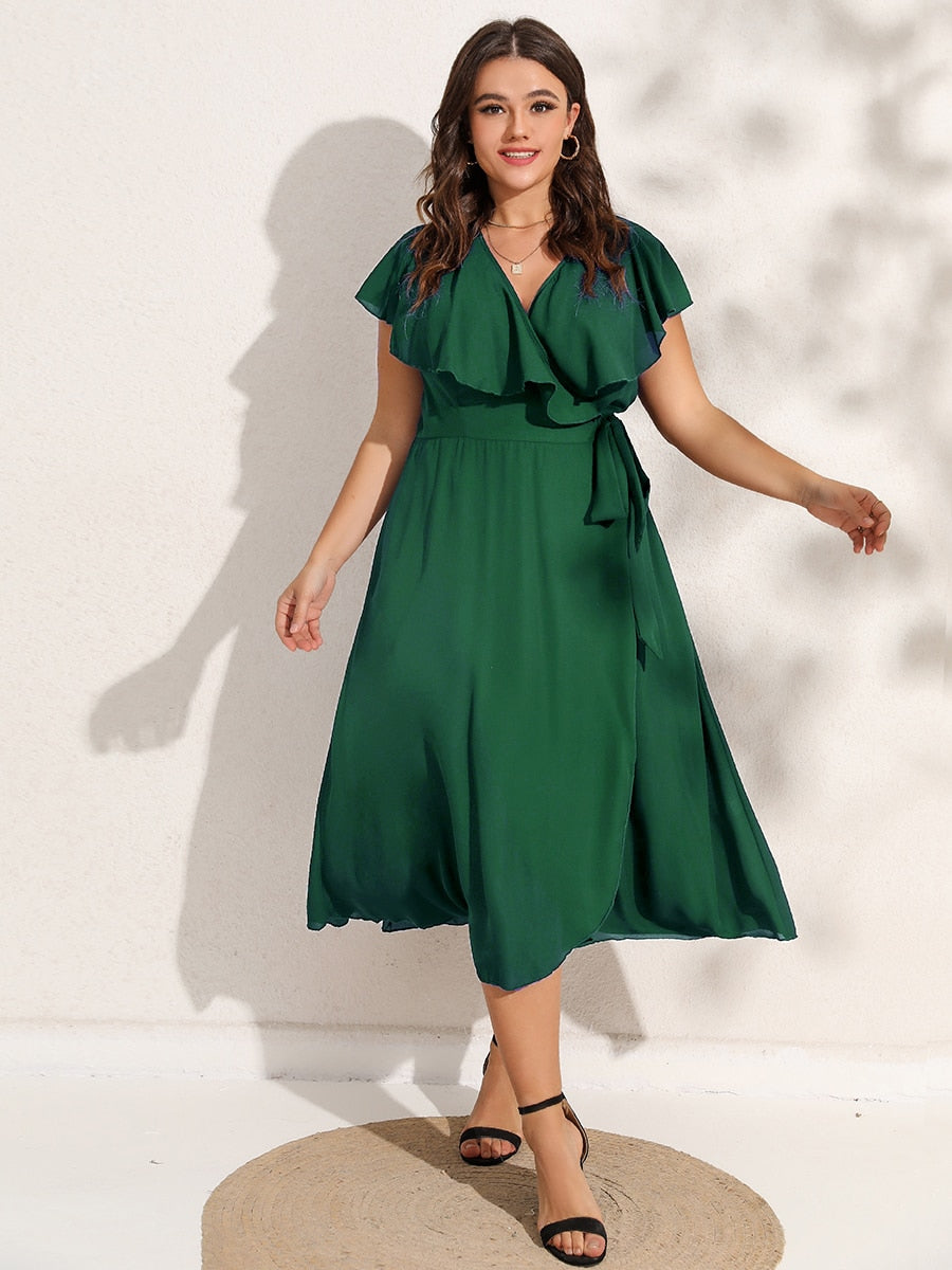 Elora | Plus Size Wikkeljurk met V-hals en Korte Mouwenen Wikkelaccent