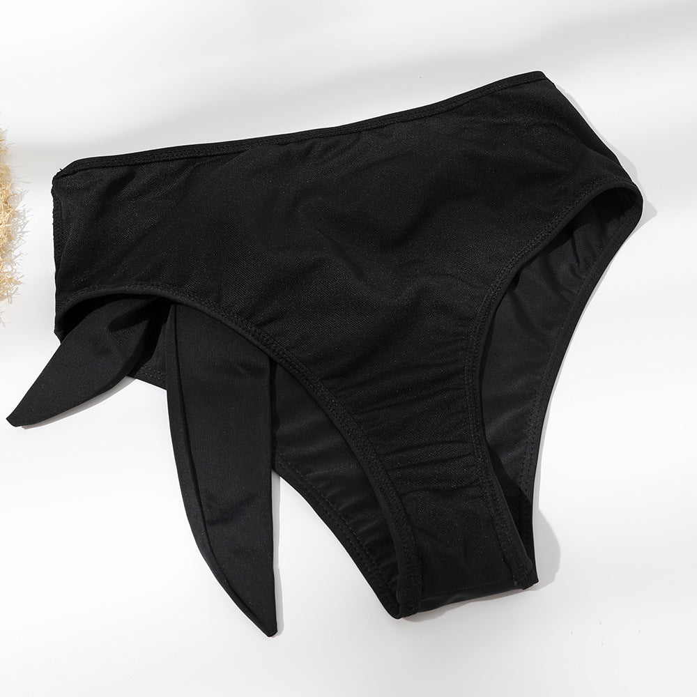 Kells | Zwarte Bikini met High Waist & Gouden Accenten
