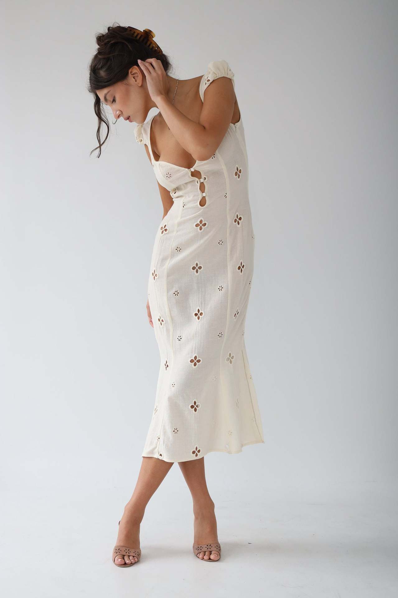 Isabella | Vintage Midi-jurk met Prachtige Borduursels en Fluwelen Fishtail