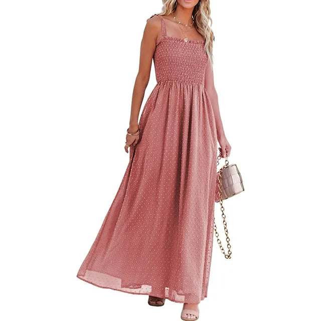 Larada | Zwierige maxi-jurk met subtiele stippen