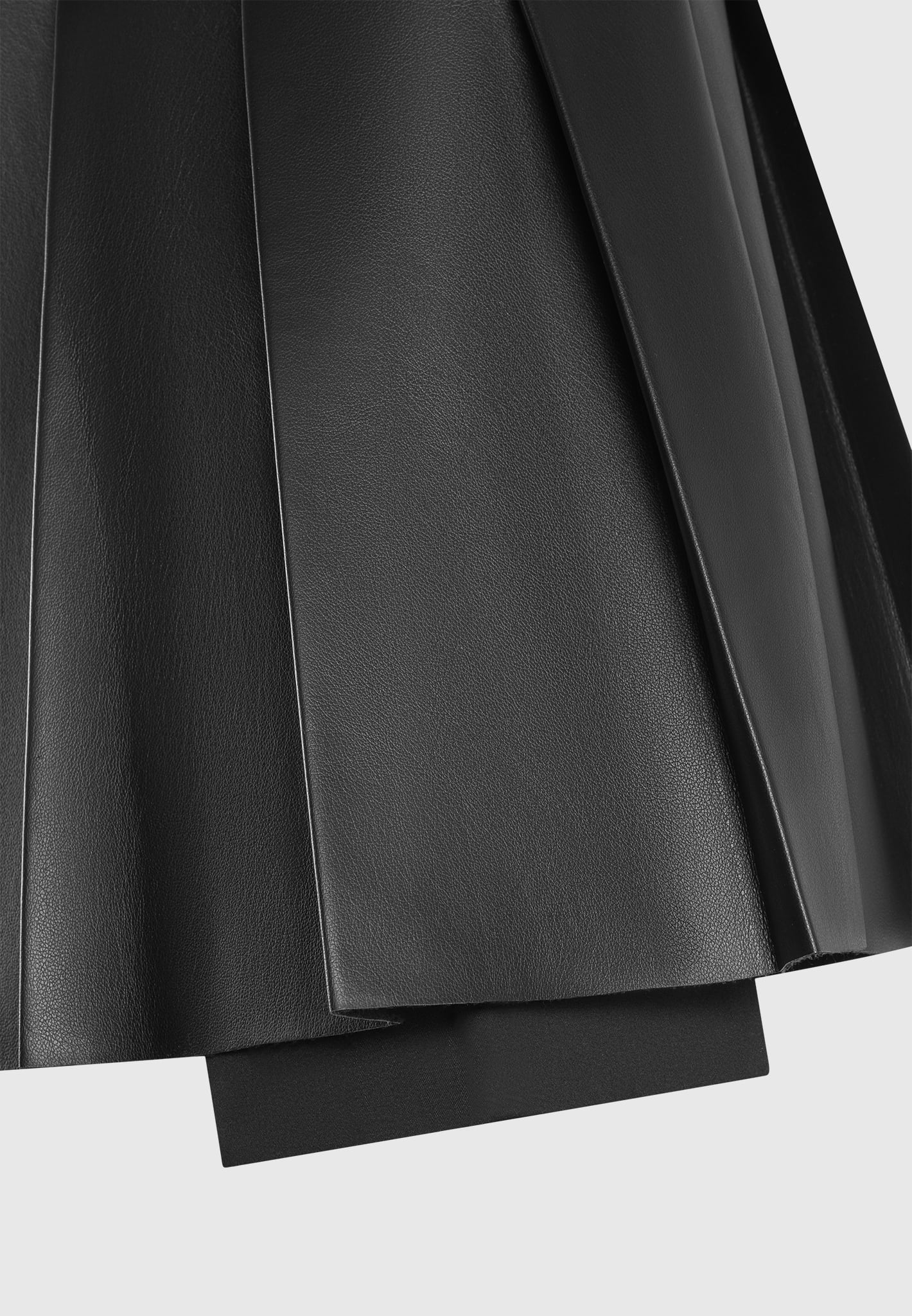 Lynn | Rock Chic Rok met Plooien in Zwart Vegan Leder