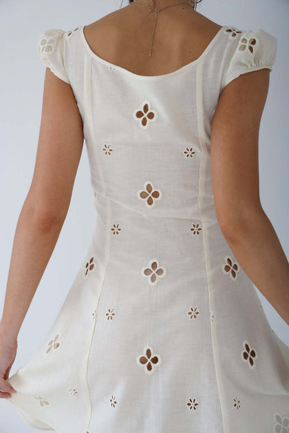 Isabella | Vintage Midi-jurk met Prachtige Borduursels en Fluwelen Fishtail