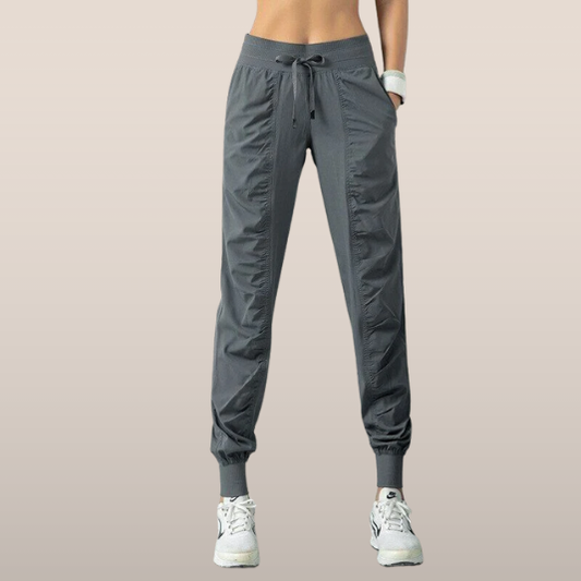 Nelly | Sportieve Broek met Relaxte Pasvorm en Elastische Details
