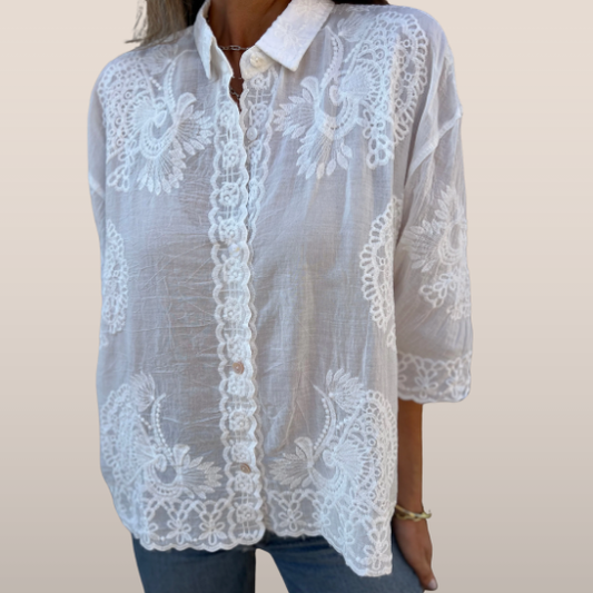 Keasie | Vrouwelijke Blouse met Borduursels, Knoopsluiting en 3/4 Mouwen